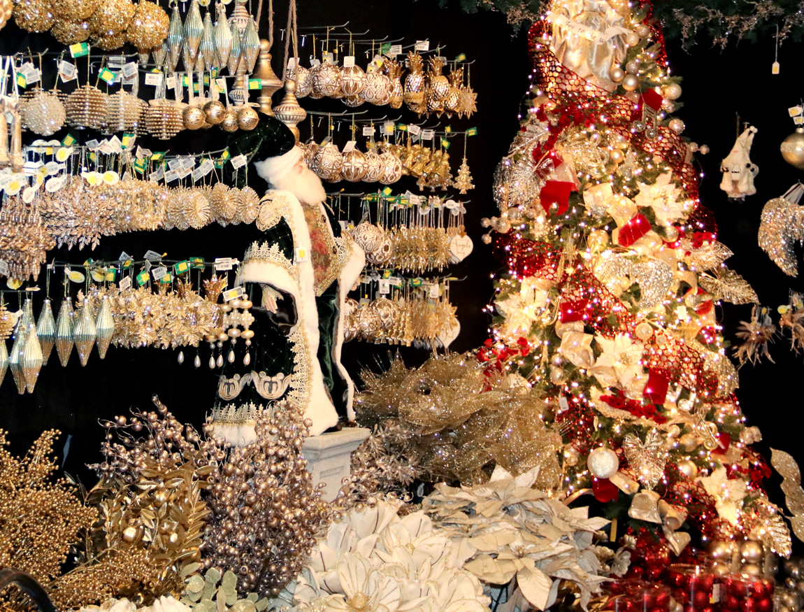 Hundreds of Ornaments!